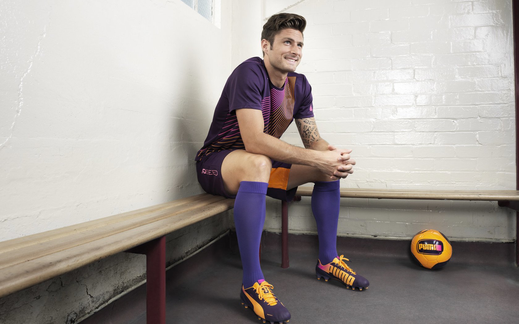 欧洲杯绝妙瞬间:战术配合与精彩射门层出不穷,欧洲杯 respect